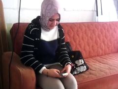 Dar kot giyen turbanli kiz (Turkish Young Hijab Girl)