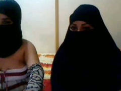 These naughty Arab lesbians know how to put on a show