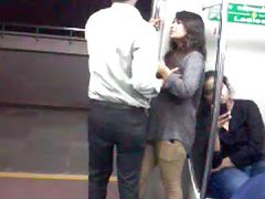 22 Desperate Lovers in Delhi Metro Kiss n Boob Press