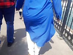 Turkish hijab milf jiggle ass